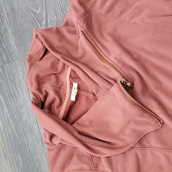 Sweater - Picture 4 of 4